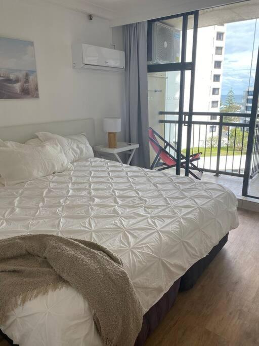 Apartamento Fabulous Sea Views In The Heart Of Surfers Gold Coast Exterior foto